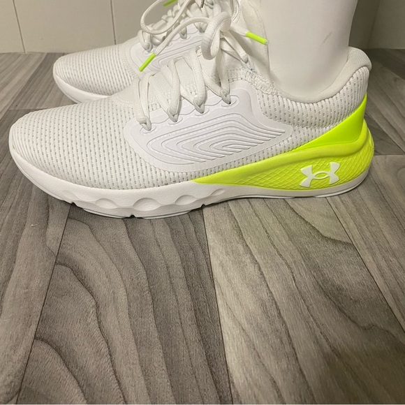 UNDER ARMOUR UA CHARGED VANTAGE 2 SHOES MENS SIZE 8